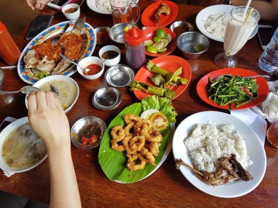 rumah makan mbah moel banda aceh